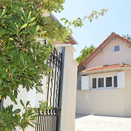 Petite Maison En Centre-Ville Antibes Exterior photo